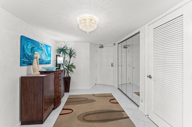 Building Photo - 5420 N Ocean Dr