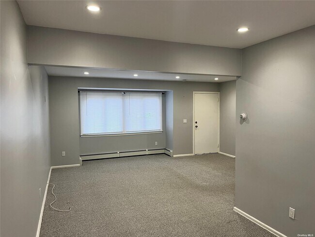 Building Photo - 61 Carpenter Ave