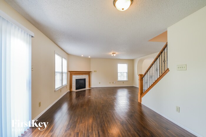 Building Photo - 10372 Waveland Cir