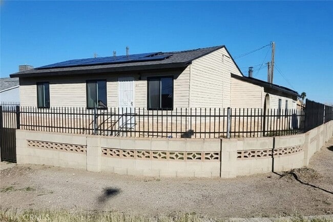 Building Photo - 611 Lillian Dr