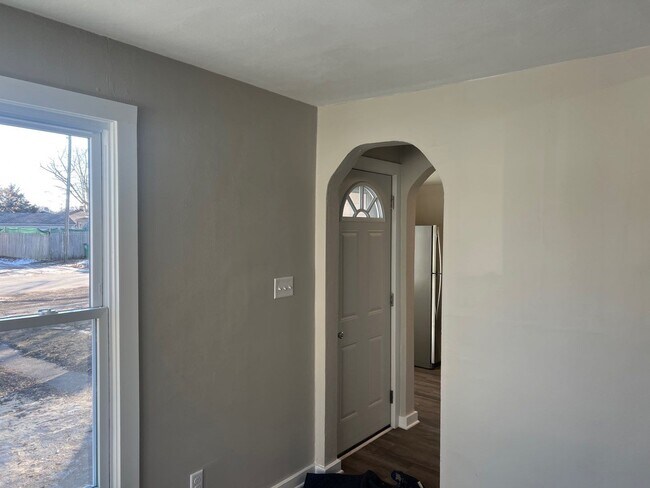 Building Photo - 2 Bedroom House for Rent in Lake Station