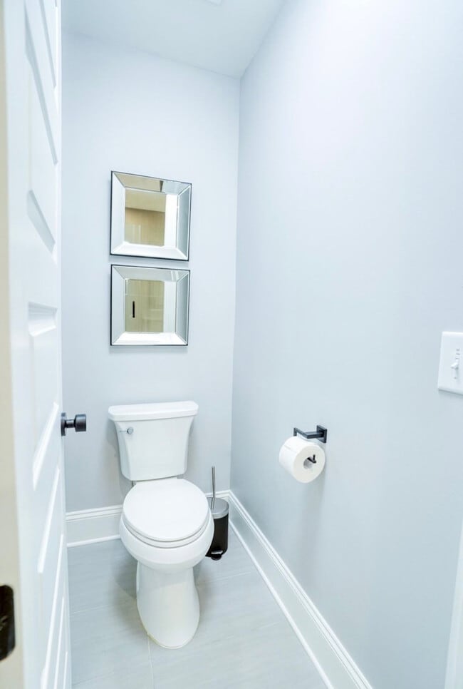 Building Photo - 874 Durant Pl NE