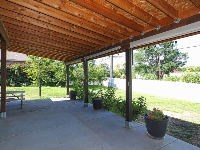 Building Photo - 408 E 775 N