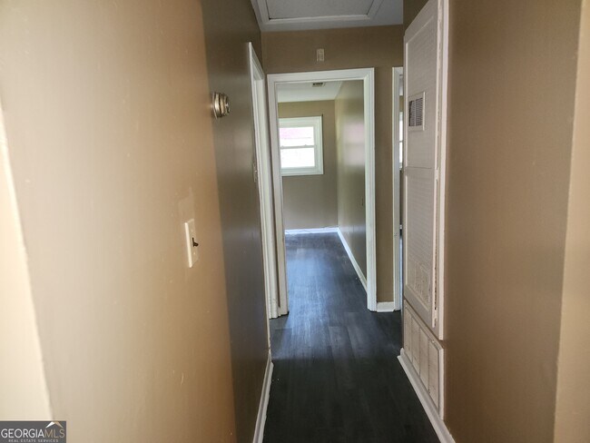 Building Photo - 3245 Doyle Ave