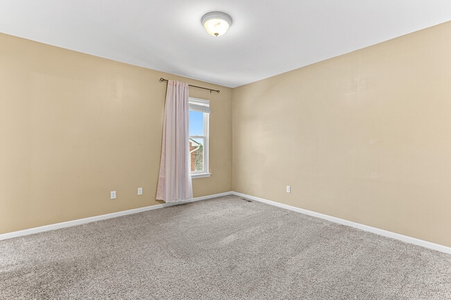 Building Photo - 49896 Parkside Dr