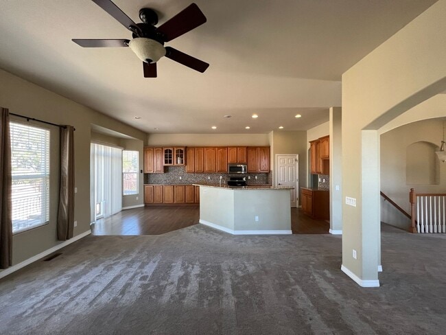 Building Photo - Pine Creek 5bd Home on Corner Lot 6 month ...