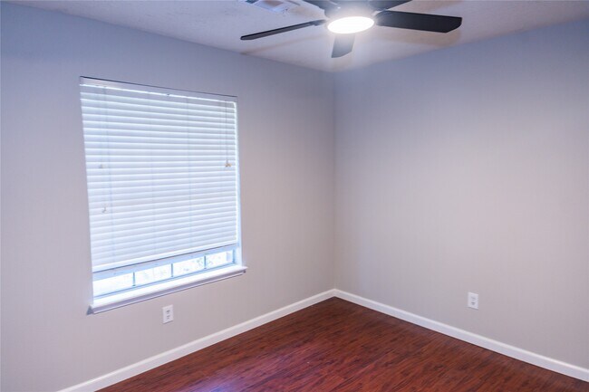 Building Photo - 6311 Laurel Bush Ln