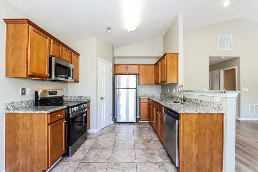 Building Photo - 4412 Gray Wolf Way