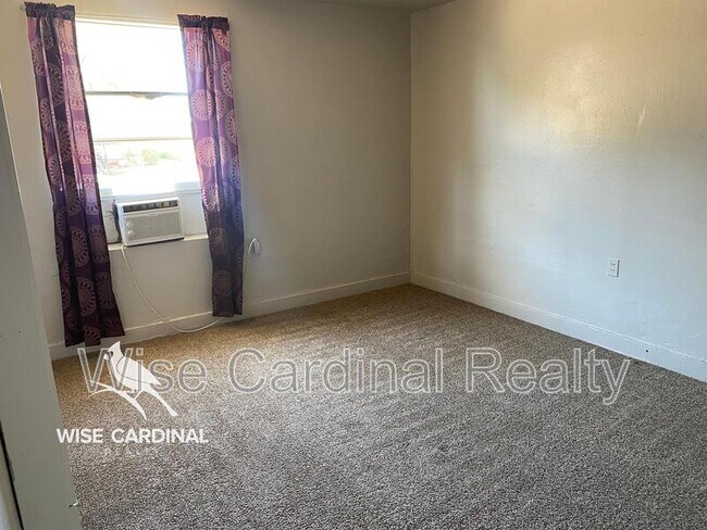 Building Photo - 1017 N Main Ave