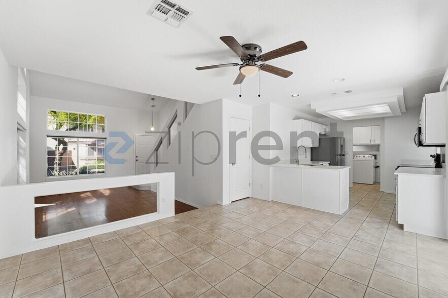 Building Photo - 17606 N 17th Pl