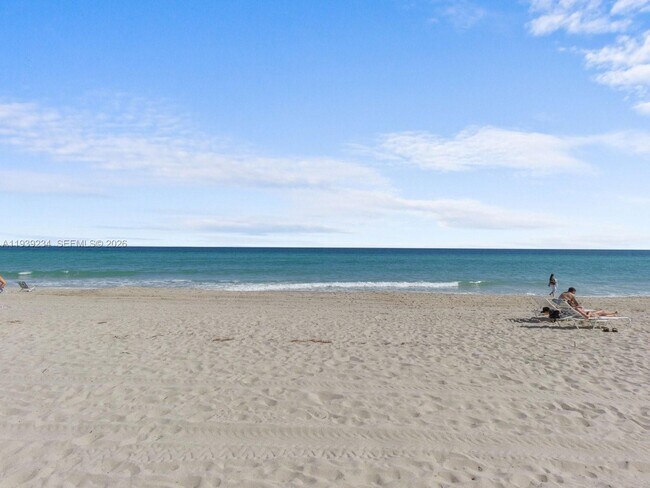 Building Photo - 3505 S Ocean Dr