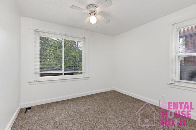 Building Photo - 13951 St Marys St