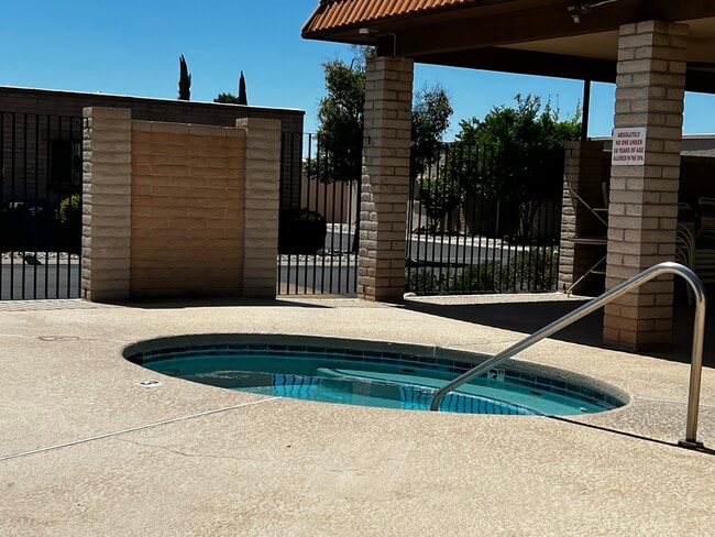 Building Photo - 2024 S Birdie Cir