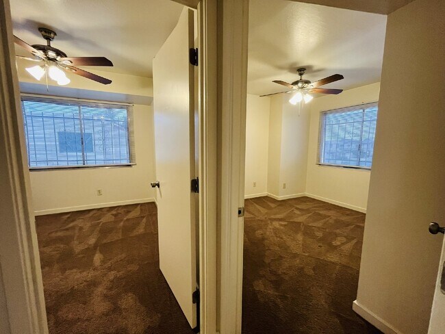 Building Photo - 5041 N 40th Ave