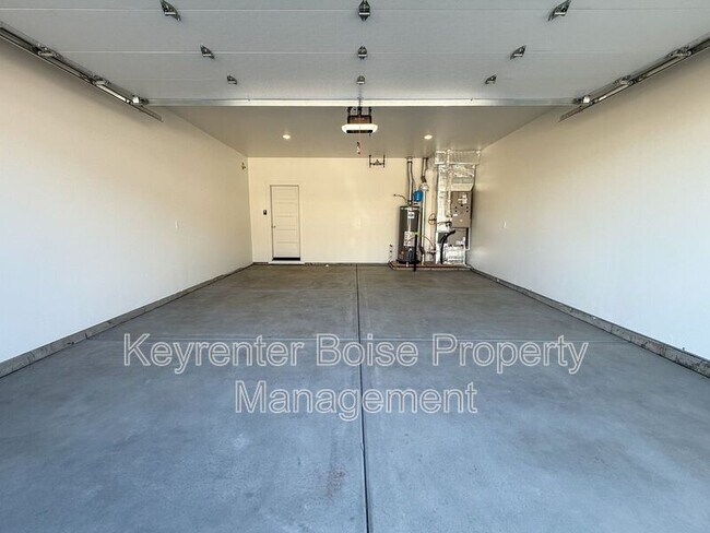 Building Photo - 1337 N Webb Wy