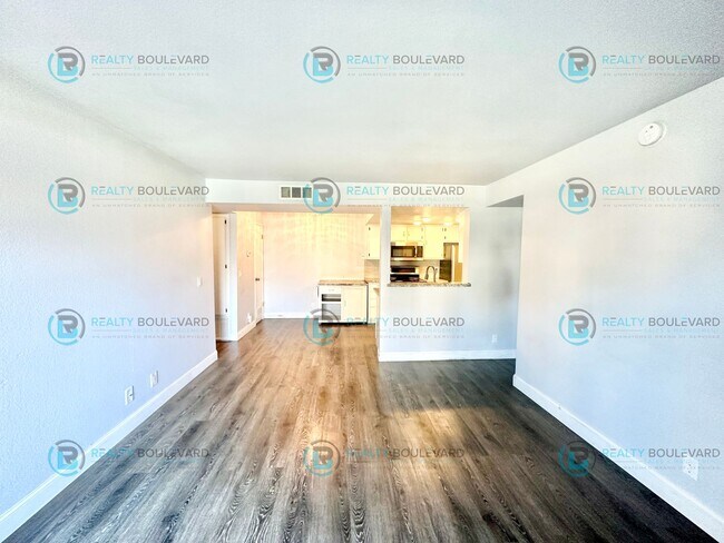 Building Photo - 7680 Bluestone Dr