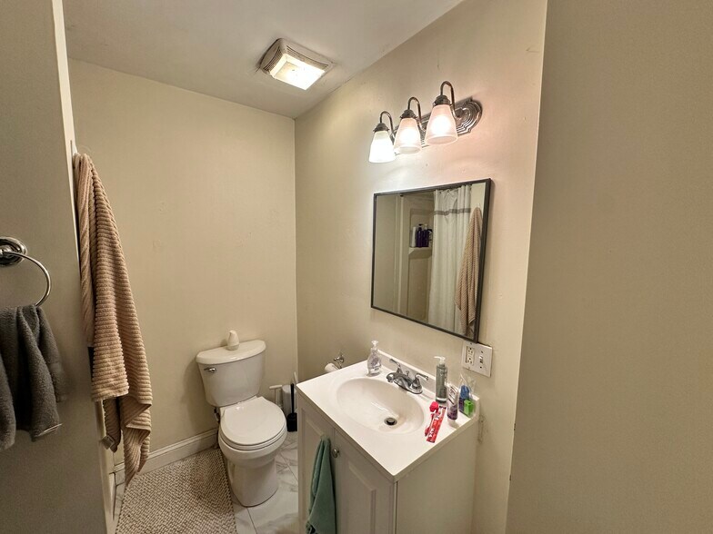 Building Photo - 1451 Tremont St