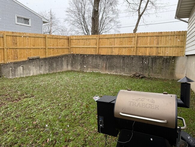 Building Photo - 301 Viking Pl