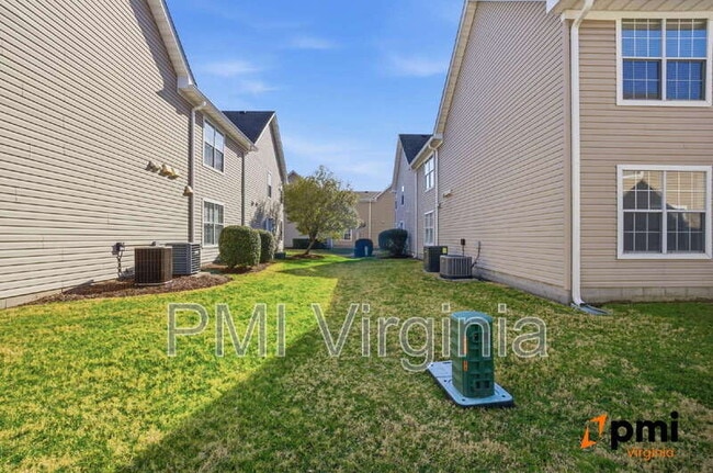 Building Photo - 417 Adkins Arch