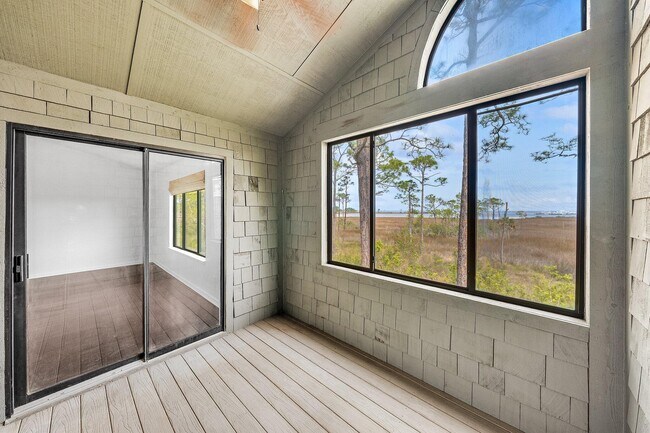 Building Photo - 8983 Heron Walk Dr