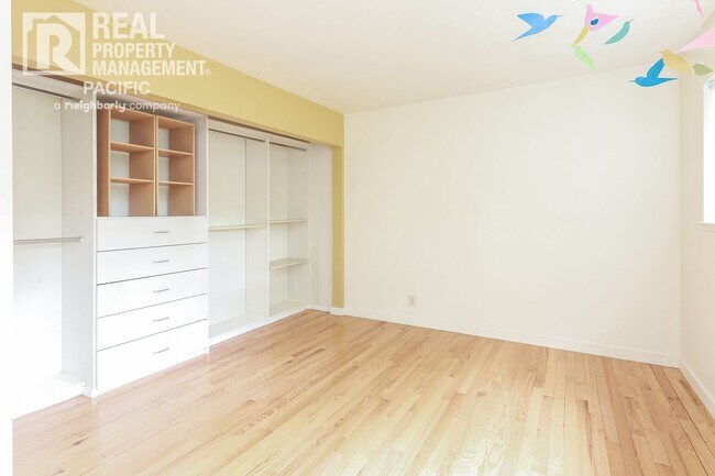Building Photo - Peaceful 4-Bedroom Retreat in the Oakland ...