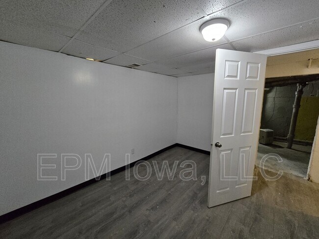 Building Photo - 115 Summit Ave