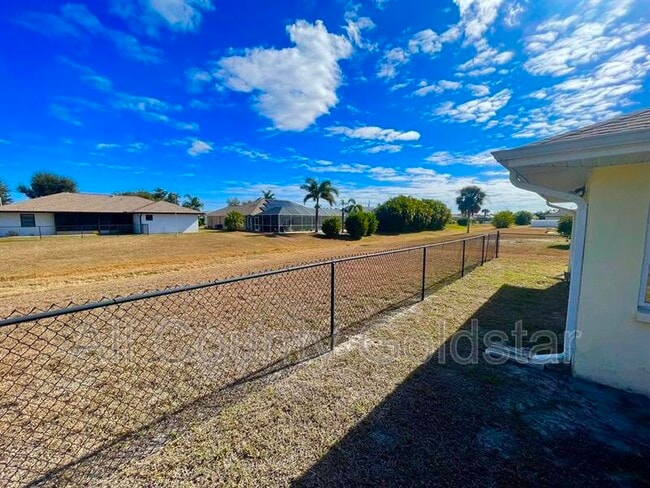 Building Photo - 285 Mark Twain Ln