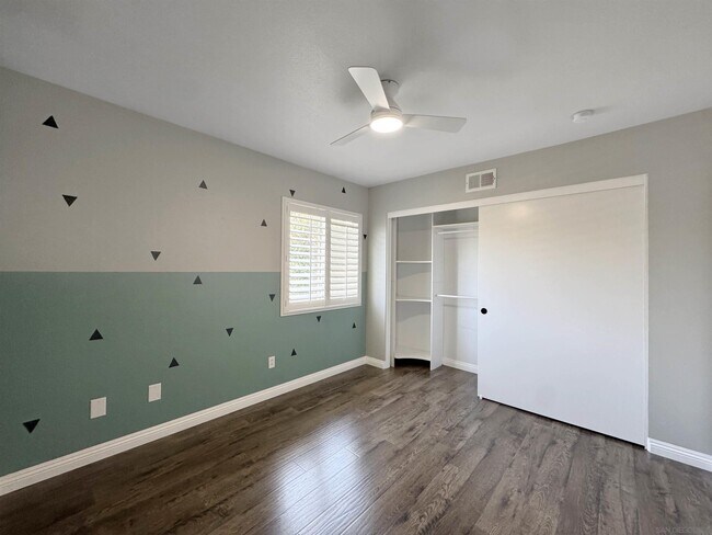 Building Photo - 2204 Lago Ventana
