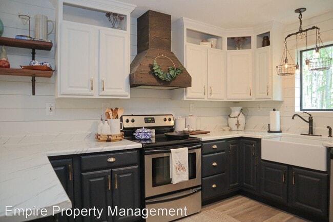 Building Photo - 3 br, 3 bath House - 2700 Roland Road