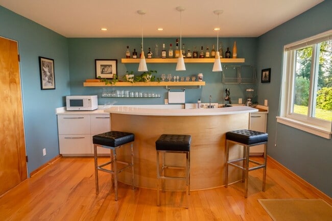 Building Photo - 3bd/1.5ba Burien House