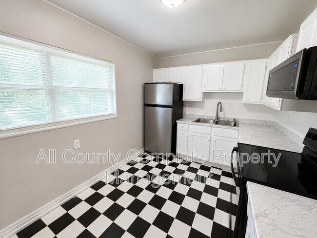 Building Photo - 10415 Briarcliff Rd E