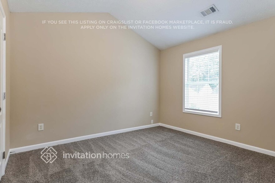 Building Photo - 270 Valley View Dr