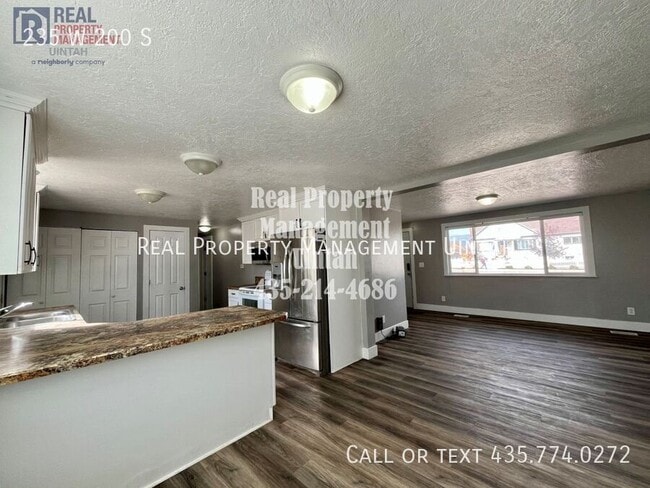 Building Photo - 235 W 200 S