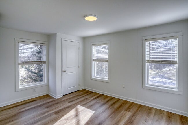 Building Photo - 35617 Airport Rd