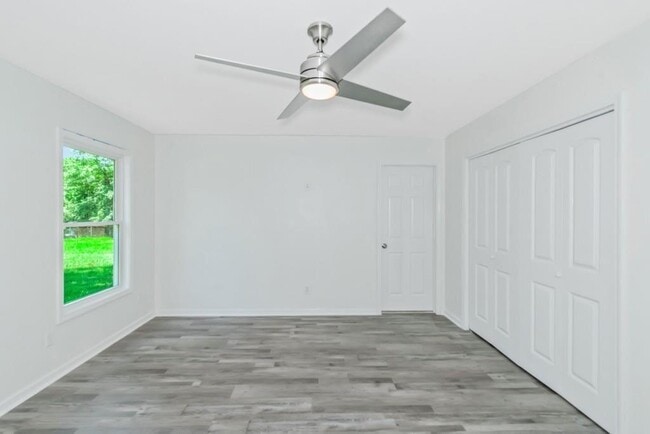 Building Photo - 204 Mill St