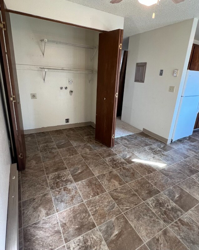 Building Photo - 100-190 SE Viewmont Ave