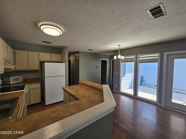 Building Photo - 836 Premier Dr