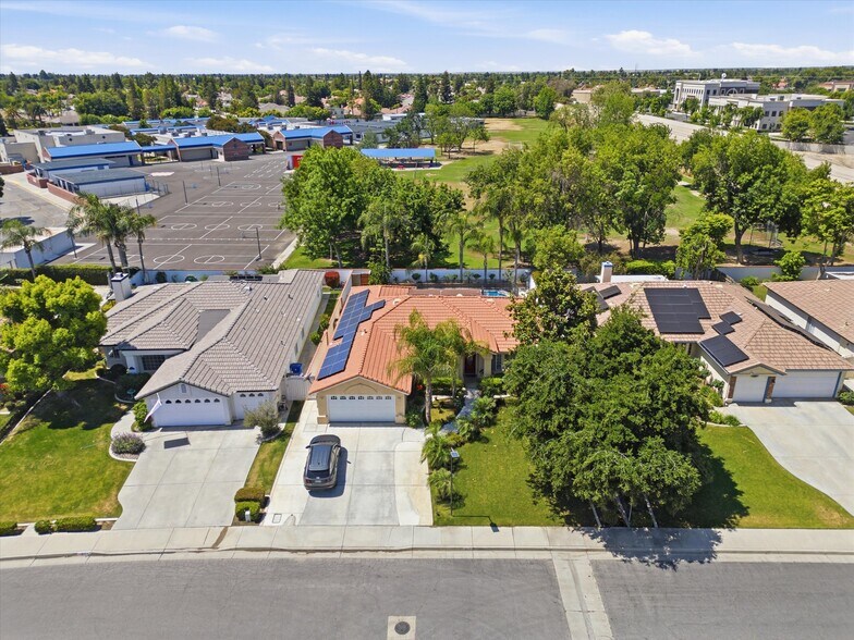 Building Photo - 10721 Loughton Ave