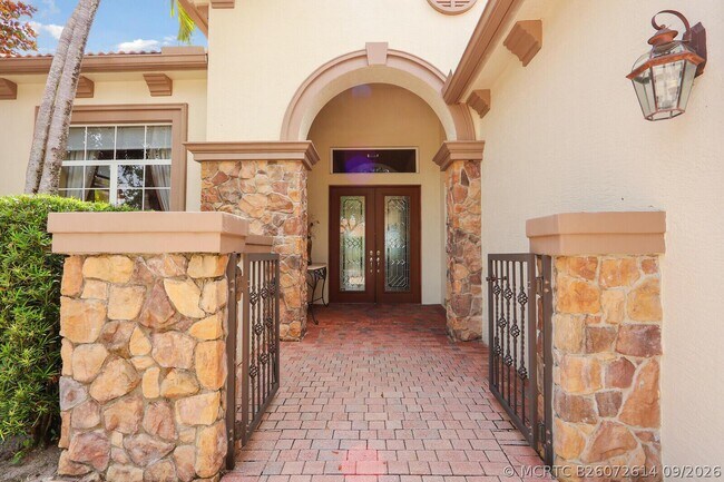 Building Photo - 9885 SW Torriente Ln