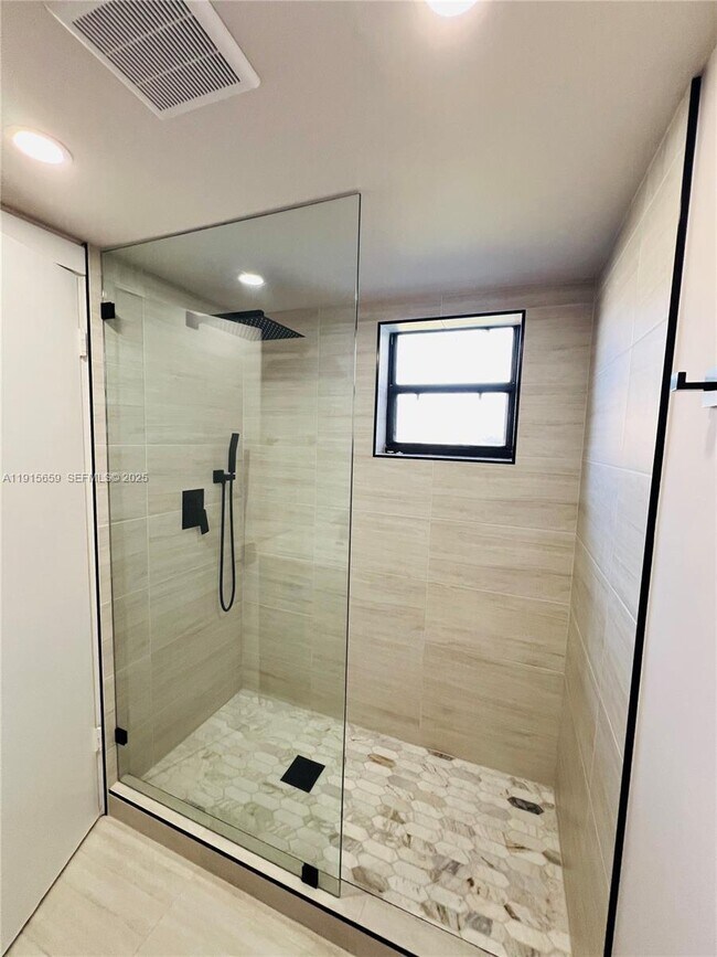 Building Photo - 3826 SW 107th Ave