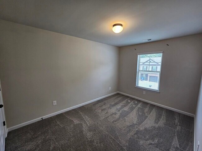 Building Photo - 6060 Oak Bend Ct