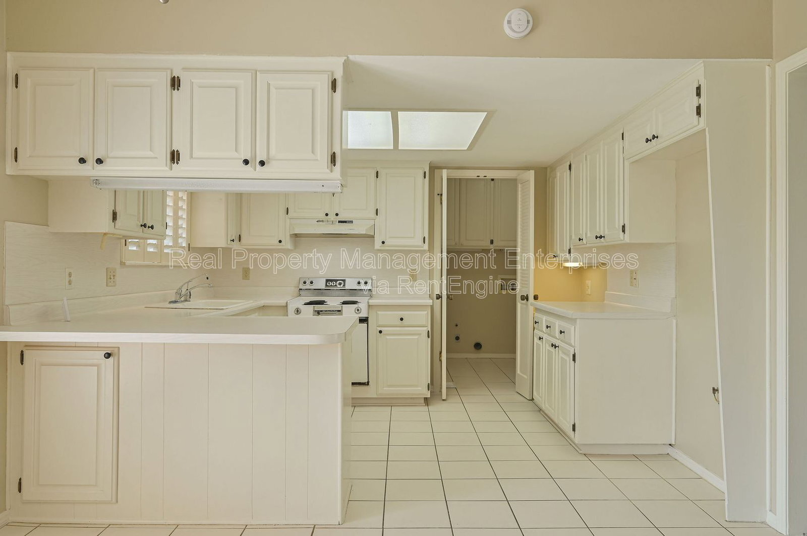 Building Photo - 7016 Stonycreek Dr