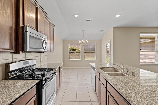 Building Photo - 223 Golden Grain Dr
