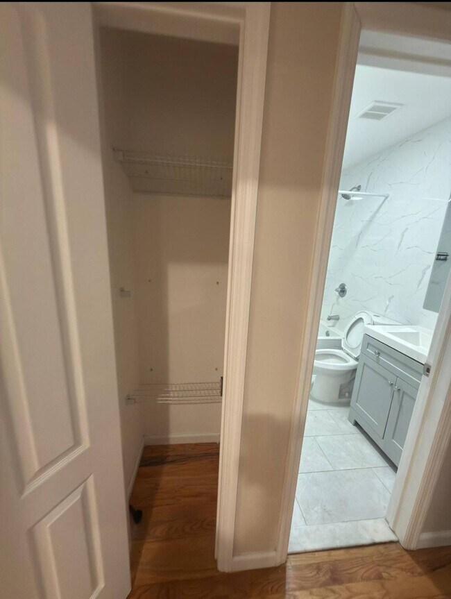 Building Photo - 126-03 172nd St