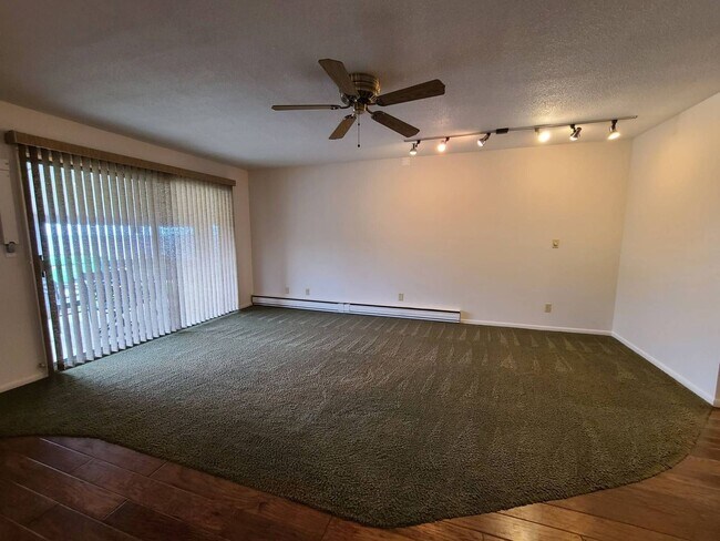 Building Photo - Two Bedroom Condo on Lake Michigan in Stevensville