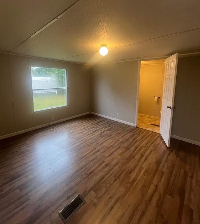 Building Photo - 159 Gas Plant Rd