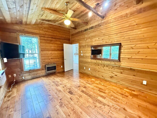 Building Photo - Luxurious 5BD, 4.5BA North Raleigh Home wi...