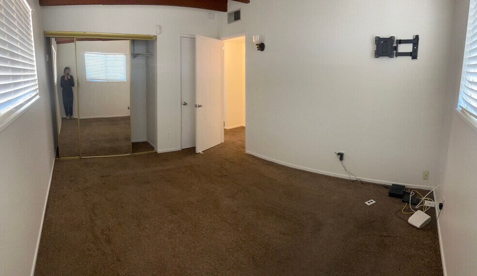 Building Photo - 12868 Catalpa Ave