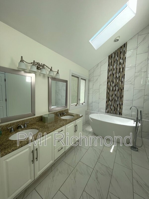 Building Photo - 4601 Winterset Pl