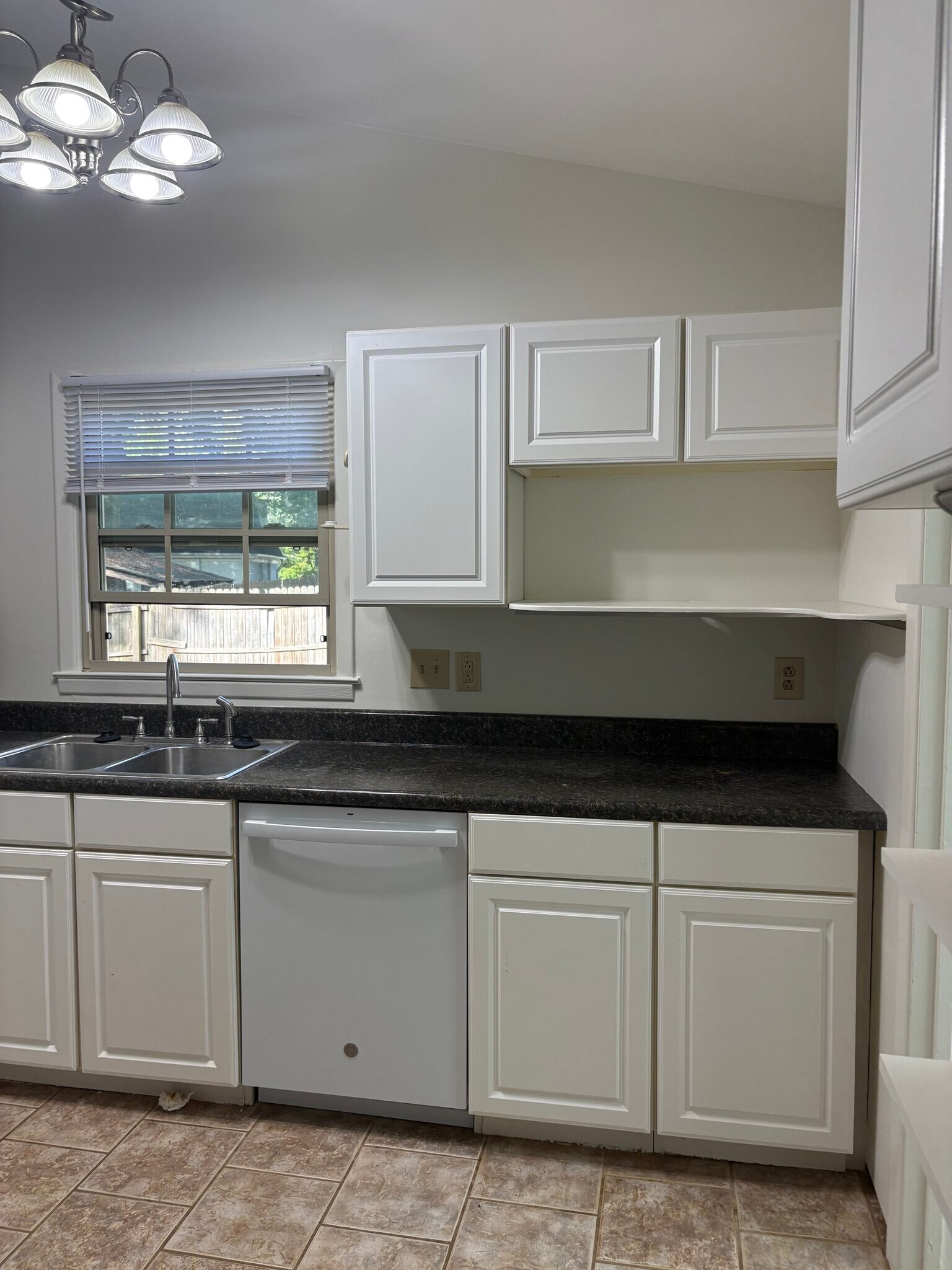Building Photo - 124 Appletree Ct